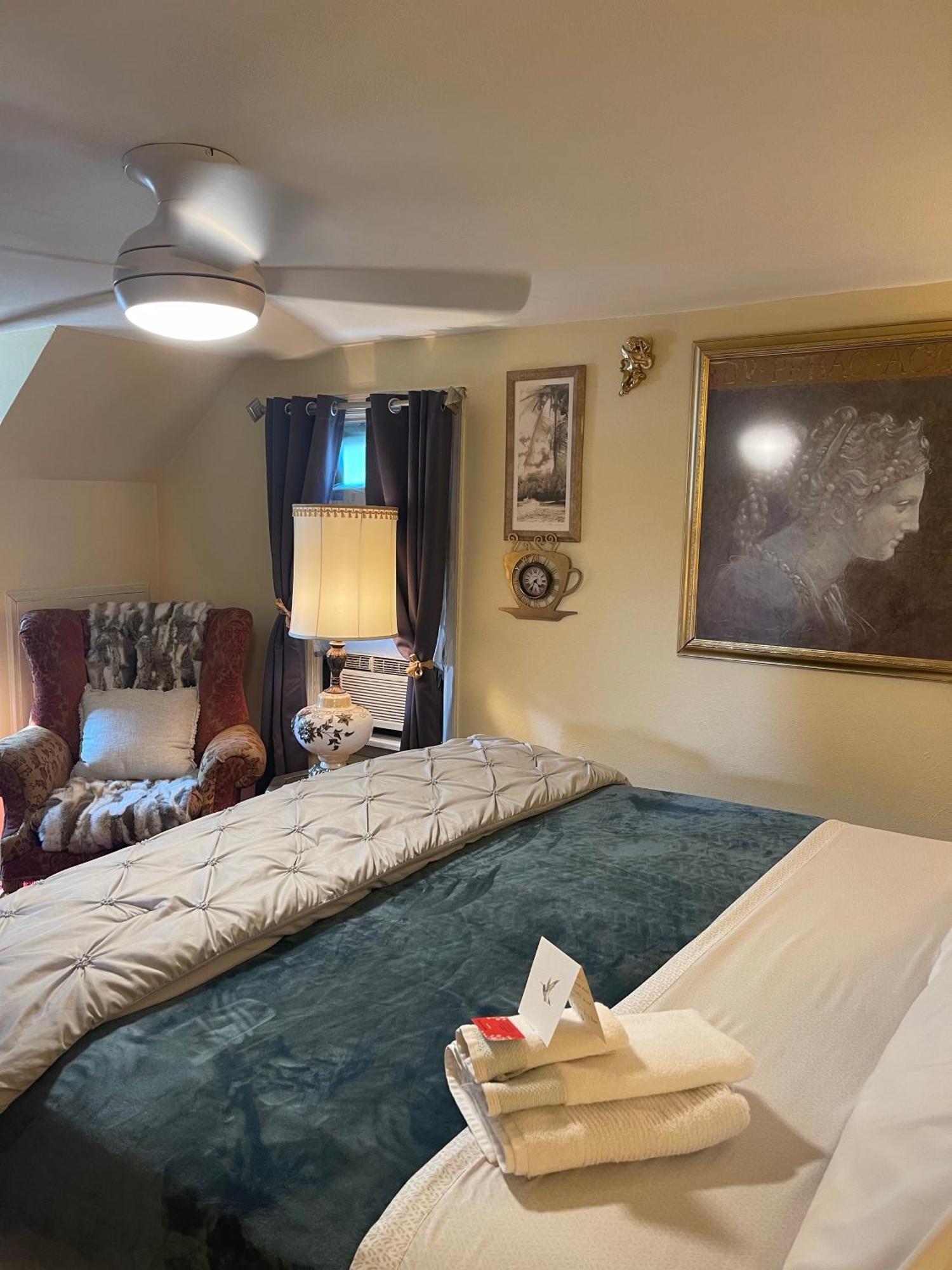 Habitación en casa particular Cozy Near Airport & Highway *