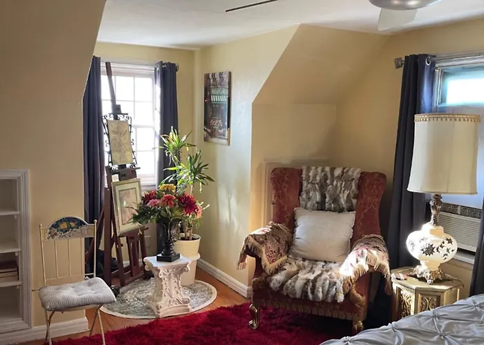 Cozy Room Near Airport & Highway