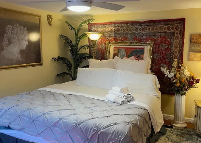 Cozy Room Near Airport & Highway