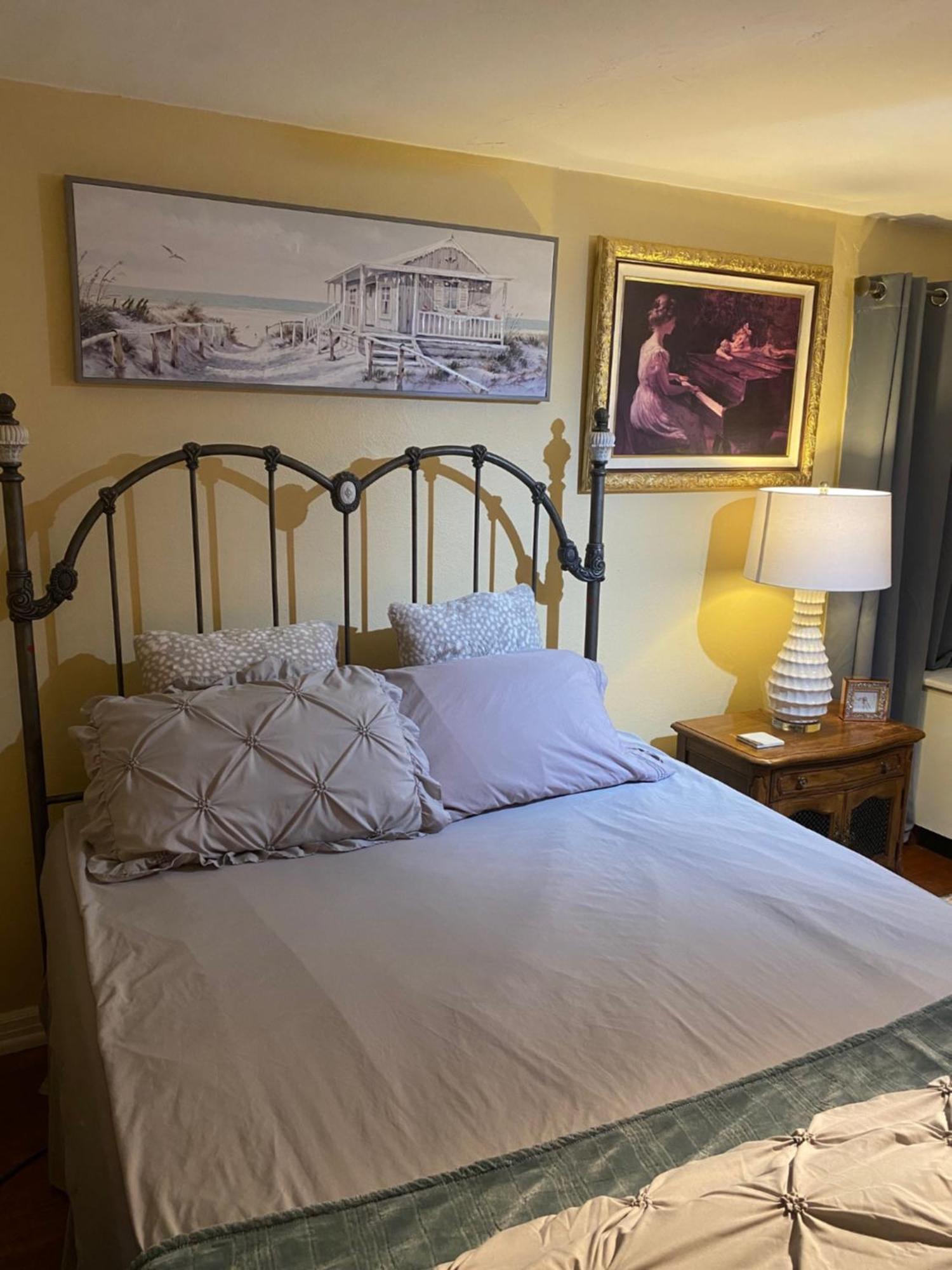 Privatunterkunft Cozy Near Airport & Highway