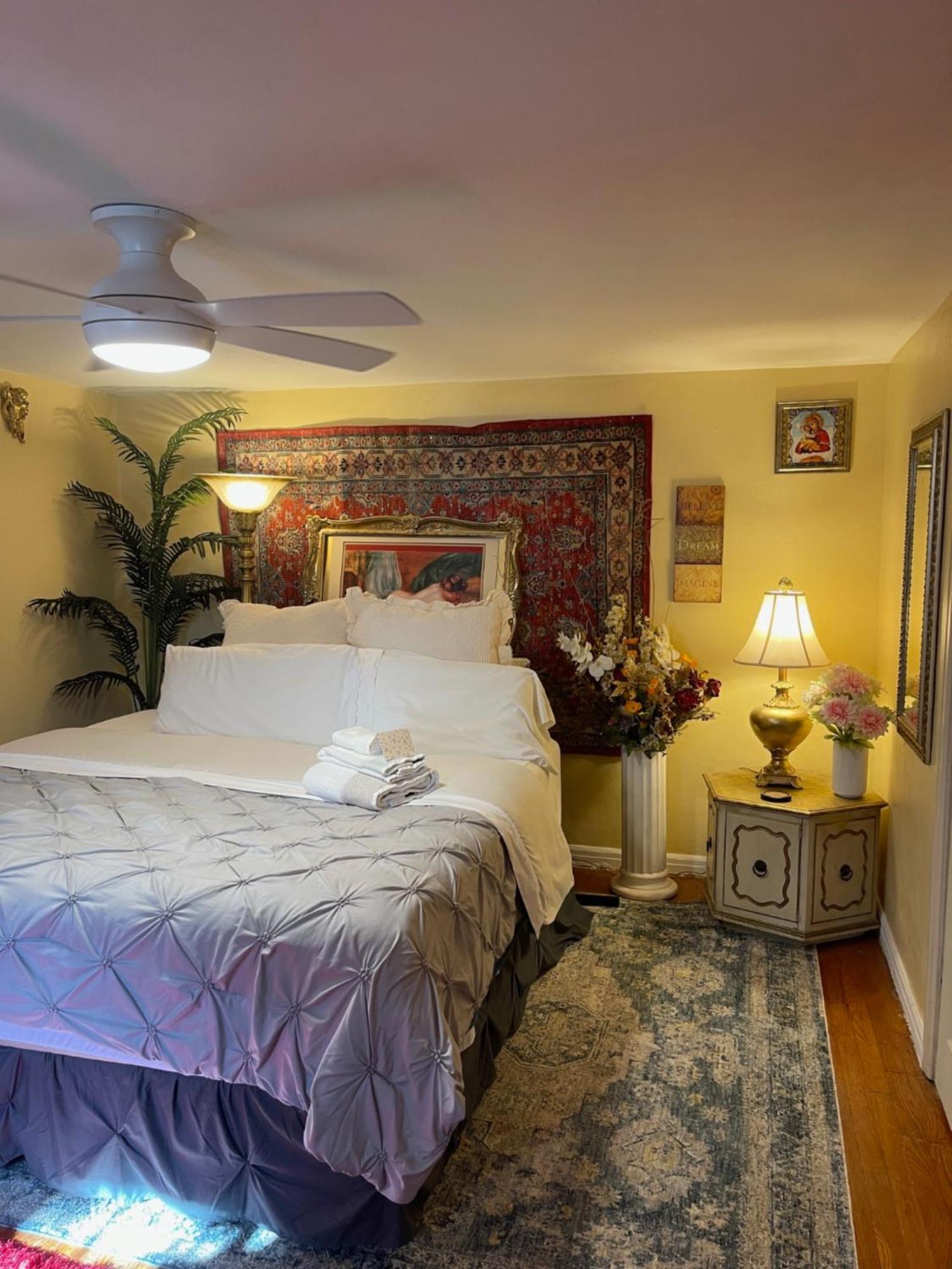 Cozy Near Airport & Highway Privatunterkunft
