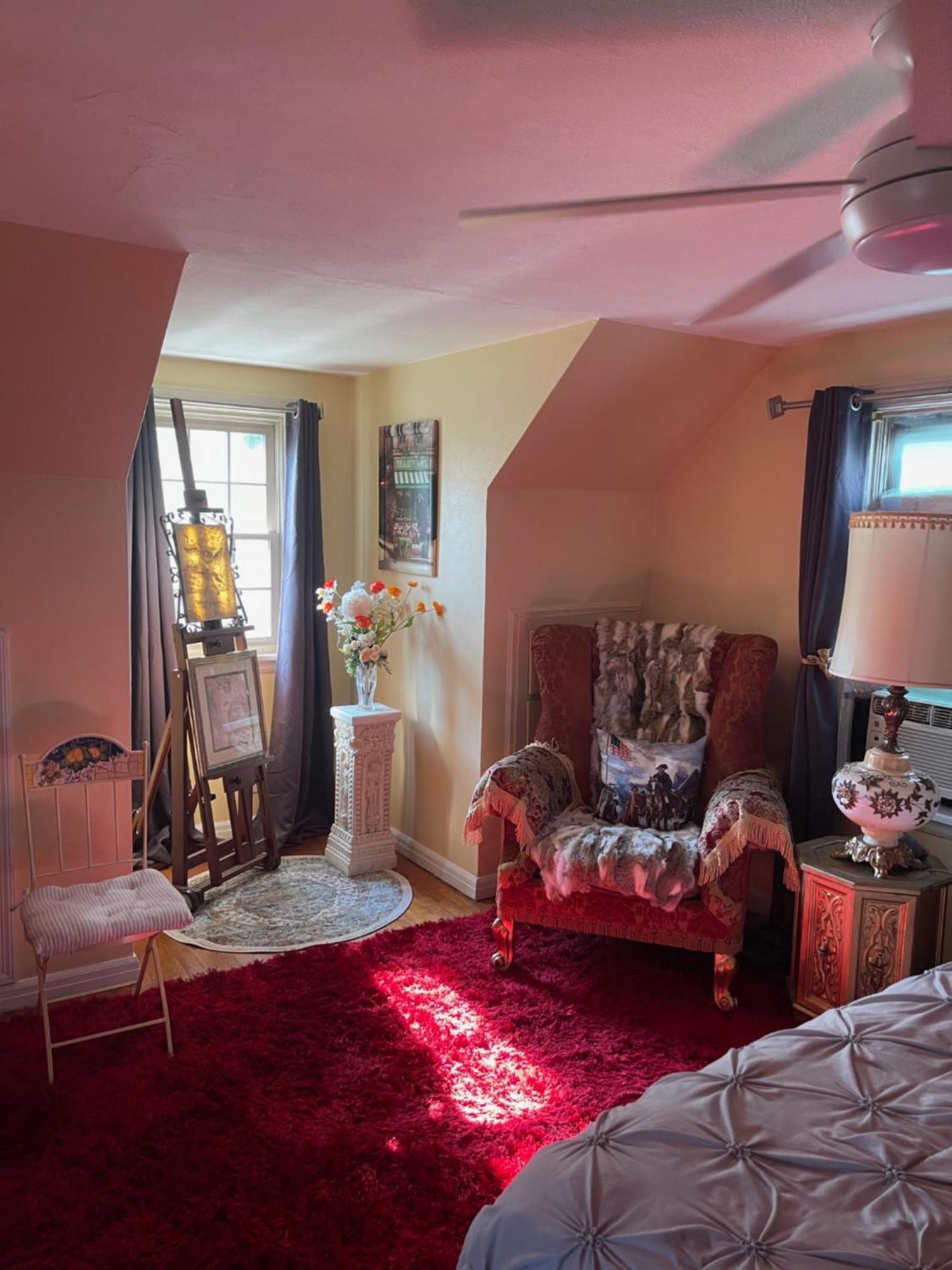 Cozy Near Airport & Highway Privatunterkunft